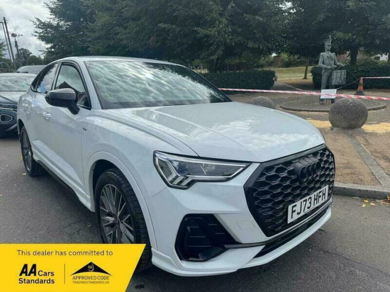 2023 Audi Q3 1.5 Tfsi Cod 35 Black Edition Sportback 5dr Petrol S Tronic Euro 6 (s/s) (150 Ps) in White — image 1