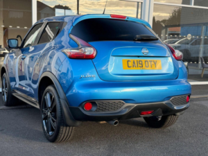 2019 Nissan Juke 1.6 Tekna Euro 6 5dr in Blue — image 2