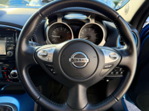 2019 Nissan Juke 1.6 Tekna Euro 6 5dr in Blue — image 4