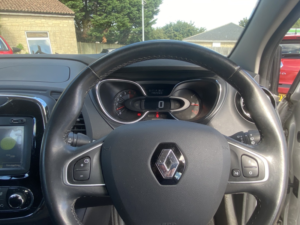 2017 Renault Captur 0.9 Dynamique Nav Tce 90 in Silver — image 6