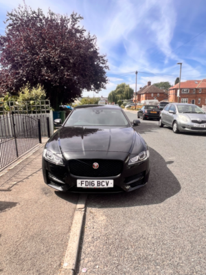 2016 Jaguar Xf 2.0d R-Sport Saloon 4dr Diesel Auto Euro 6 (s/s) (180 Ps) in Black — image 3