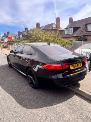 2016 Jaguar Xf 2.0d R-Sport Saloon 4dr Diesel Auto Euro 6 (s/s) (180 Ps) in Black — image 6