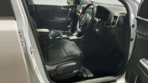 2018 Kia Sportage 1.7 Crdi 2 Euro 6 (s/s) 5dr in White — image 6