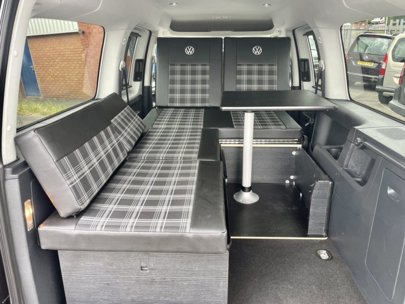 2019 Volkswagen Caddy Maxi 2.0 Tdi C20 Maxi in Purple — image 1