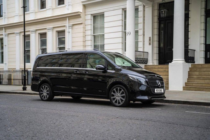 2025 Mercedes-Benz V Class 2.0 V220d Premium MPV 5dr Diesel G-Tronic+ Euro 6 (s/s) (8 Seat, Extra Long) (163 Ps) in Black — image 1