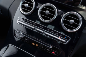 2017 Mercedes-Benz C Class 2.1 C220d Amg Line (premium) G-Tronic+ Euro 6 (s/s) 2dr in White — image 6
