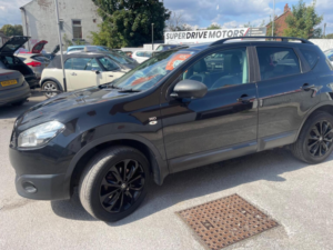 2013 Nissan Qashqai 1.5 Dci 360 2WD Euro 5 5dr in Black — image 3