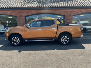 2018 Nissan Navara 2.3 Dci Tekna Auto 4WD Euro 6 4dr in Yellow — image 4