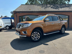 2018 Nissan Navara 2.3 Dci Tekna Auto 4WD Euro 6 4dr in Yellow — image 5