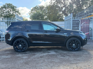 2015 Land Rover Discovery Sport 2.2 Sd4 Hse Auto 4WD Euro 5 (s/s) 5dr in Black — image 4