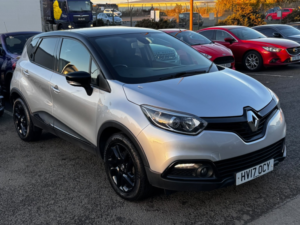 2017 Renault Captur 1.2 Dynamique S Nav Tce 120 in Silver — image 4