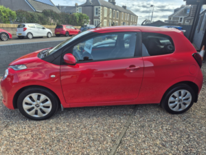 2016 Citroen C1 1.0 Vti Feel in Red — image 5