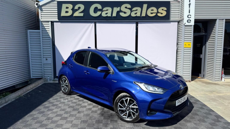 2021 Toyota Yaris 1.5 Vvt-H Design E-CVT Euro 6 (s/s) 5dr in Blue — image 1
