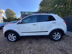 2011 Ssangyong Korando 2.0d Ex 4WD Euro 5 5dr in White — image 2