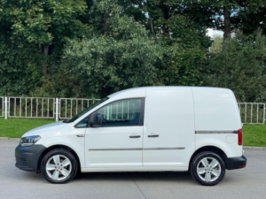 2016 Volkswagen Caddy 2.0 Tdi C20 Bluemotion Tech Startline Swb Euro 6 (s/s) 5dr in White — image 4