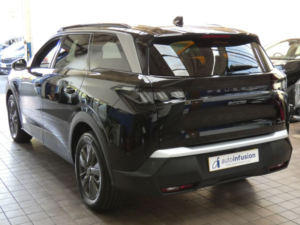 2025 Peugeot 5008 1.2 Allure SUV 5dr Petrol Hybrid E-Dsc6 Euro 6 (s/s) (145 Ps) in Black — image 3