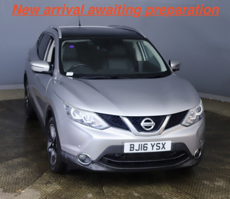 2016 Nissan Qashqai 1.2 Dig-T N-Connecta in Silver — image 1