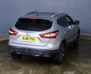2016 Nissan Qashqai 1.2 Dig-T N-Connecta in Silver — image 4