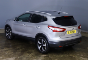 2016 Nissan Qashqai 1.2 Dig-T N-Connecta in Silver — image 6