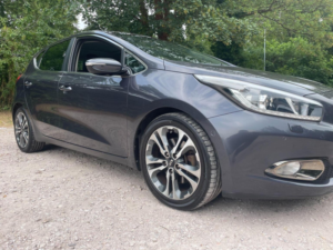 2015 Kia Ceed 1.6 Crdi Ecodynamics 4 Tech Euro 5 (s/s) 5dr in Silver — image 4