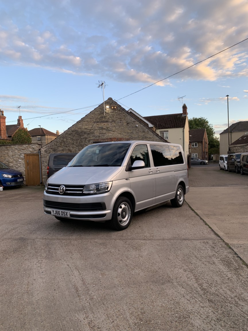 2017 Volkswagen Transporter Shuttle 2.0 Tdi Bluemotion Tech Se in Silver — image 1
