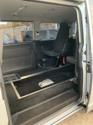 2017 Volkswagen Transporter Shuttle 2.0 Tdi Bluemotion Tech Se in Silver — image 6