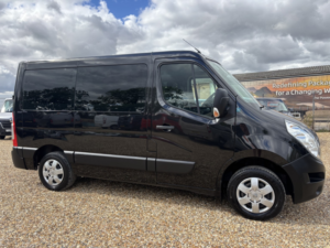 2018 Renault Master Wav Wheelchair Accessible Vehicle 2.3 Fwd Sl28 Energy Dci 110 Business+ Euro 6 in Black — image 2