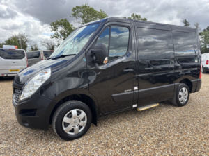 2018 Renault Master Wav Wheelchair Accessible Vehicle 2.3 Fwd Sl28 Energy Dci 110 Business+ Euro 6 in Black — image 6