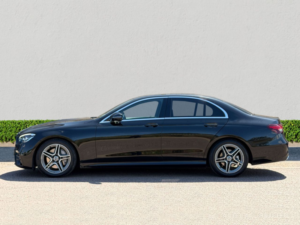 2022 Mercedes-Benz E Class 2.0 E220dh Mhev Amg Line Saloon 4dr Diesel Hybrid G-Tronic+ Euro 6 (s/s) (220 Ps) in Black — image 4