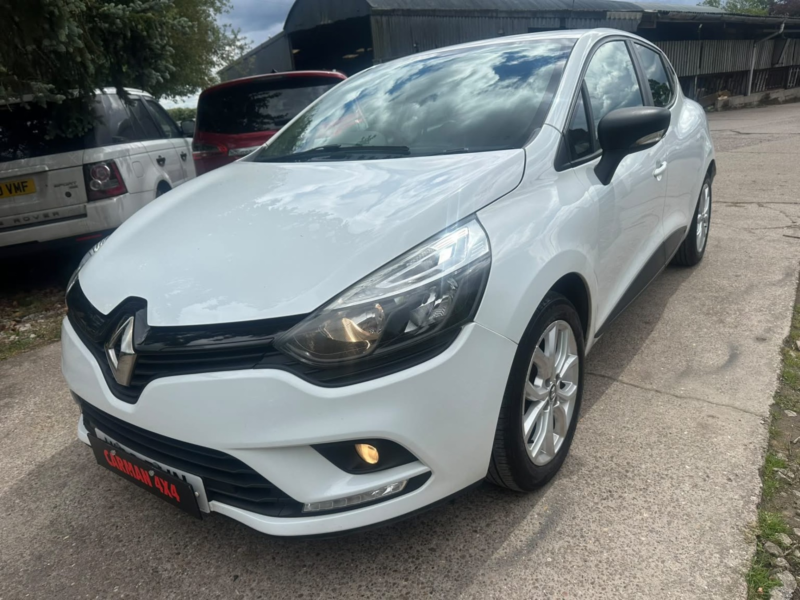 2017 Renault Clio 1.2 Play 1.2 16v 75 in White — image 1