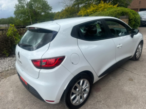 2017 Renault Clio 1.2 Play 1.2 16v 75 in White — image 3
