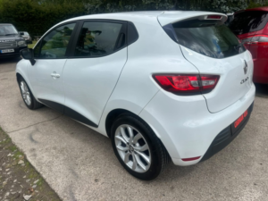 2017 Renault Clio 1.2 Play 1.2 16v 75 in White — image 6