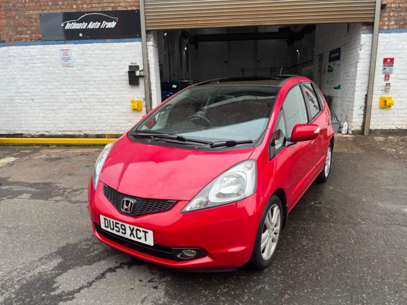 2009 Honda Jazz 1.4 I-Vtec Ex in Red — image 1