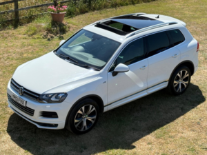 2013 Volkswagen Touareg 3.0 Tdi V6 Bluemotion Tech R-Line Tiptronic 4WD Euro 5 (s/s) 5dr in White — image 5