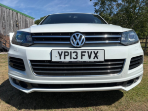 2013 Volkswagen Touareg 3.0 Tdi V6 Bluemotion Tech R-Line Tiptronic 4WD Euro 5 (s/s) 5dr in White — image 6
