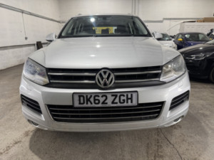 2012 Volkswagen Touareg 3.0 Tdi V6 Bluemotion Tech Se in Silver — image 3