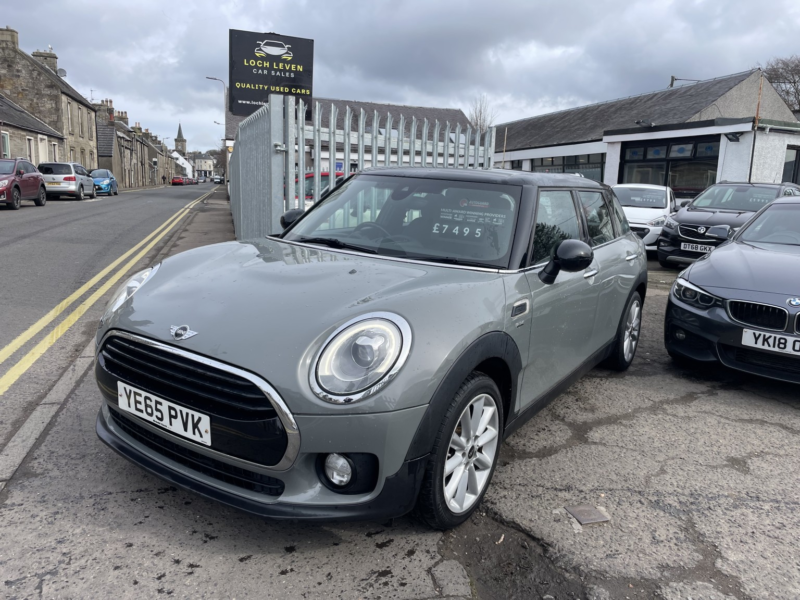 2015 MINI Clubman 1.5 Clubman Cooper in Grey — image 1