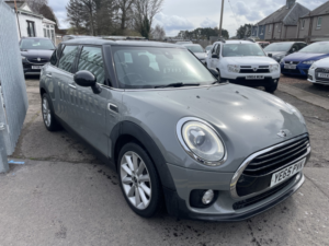 2015 MINI Clubman 1.5 Clubman Cooper in Grey — image 2