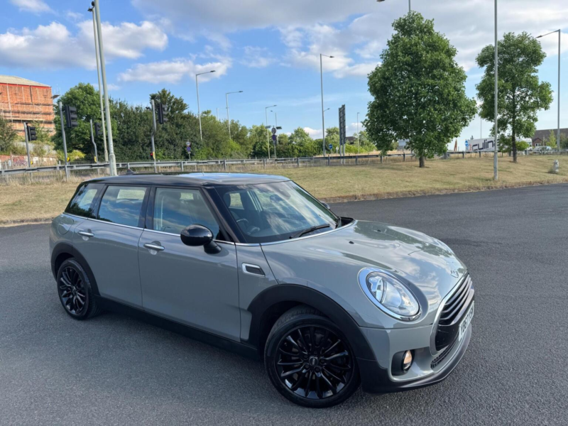 2017 MINI Clubman 1.5 Cooper (black Pack) Euro 6 (s/s) 6dr in Grey — image 1