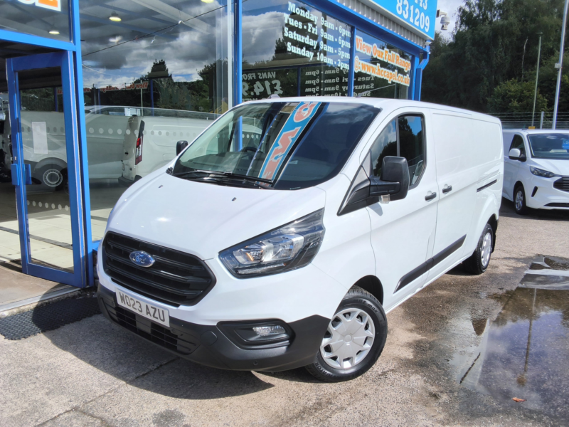2023 Ford Transit Custom 2.0 300 Ecoblue Leader Panel Van 5dr Diesel Manual L2 H1 Euro 6 in White — image 1