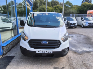 2023 Ford Transit Custom 2.0 300 Ecoblue Leader Panel Van 5dr Diesel Manual L2 H1 Euro 6 in White — image 3