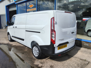 2023 Ford Transit Custom 2.0 300 Ecoblue Leader Panel Van 5dr Diesel Manual L2 H1 Euro 6 in White — image 5