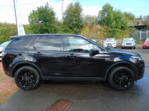 2019 Land Rover Discovery Sport 2.0 Td4 Landmark * Mot July 2027 * Finance Available * Free 6 Months Warranty * Part Exchanges Welco in Black — image 2