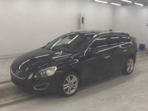 2011 Volvo V60 T6 AWD Se in Black — image 5