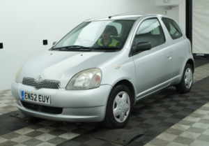 2003 Toyota Yaris 1.3 Vvt-I 16v Gls in Silver — image 4