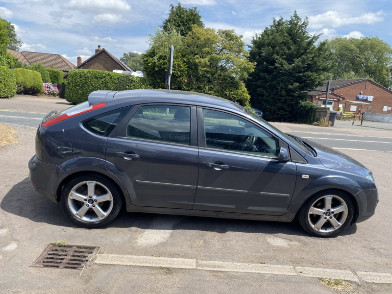 2008 Ford Focus 1.6 Zetec Climate * Part Exchange To Clear * Spares /repairs* in Grey — image 1