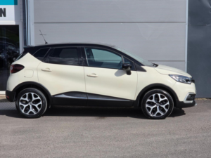 2017 Renault Captur 1.2 Tce Energy Signature X Nav Edc Euro 6 (s/s) 5dr in White — image 5