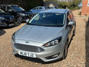2016 Ford Focus 1.0t Ecoboost Titanium Auto Euro 6 (s/s) 5dr in Silver — image 3