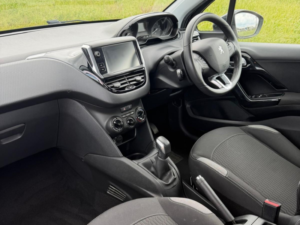 2015 Peugeot 208 1.0 Puretech Active in Black — image 2