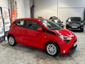 2018 Toyota Aygo 1.0 Vvt-I X-Play Euro 6 5dr in Red — image 3